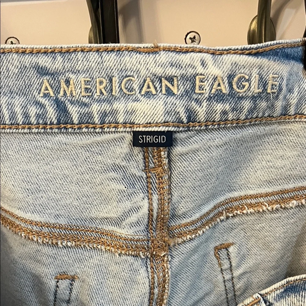 American Eagle Outfitters Light Blue Distressed Boyfriend Jeans - Picture 2 of 3